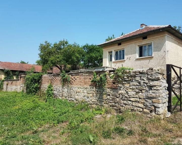 House for Sale in Dobromirka, Gabrovo
