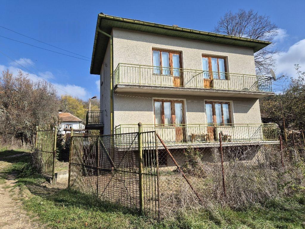 House for Sale in Glogovitsa, Pernik