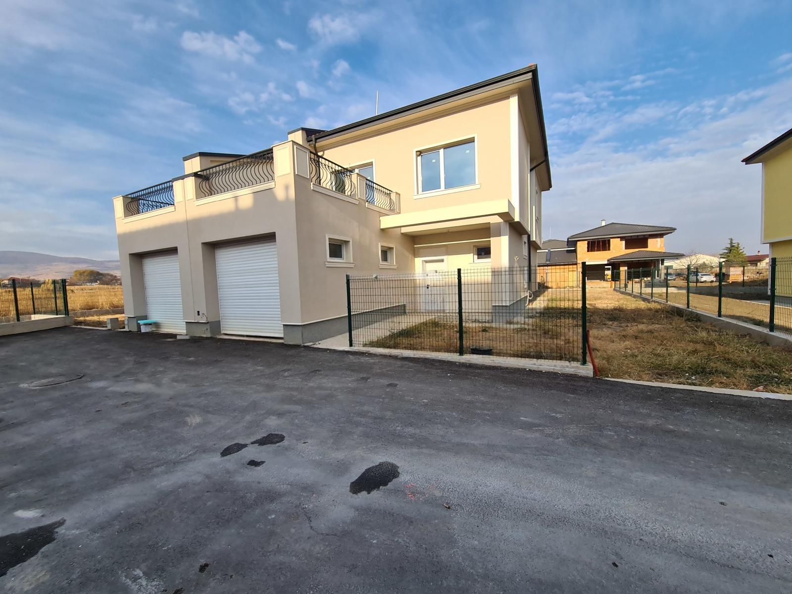 House for Sale in Parvenets, Plovdiv