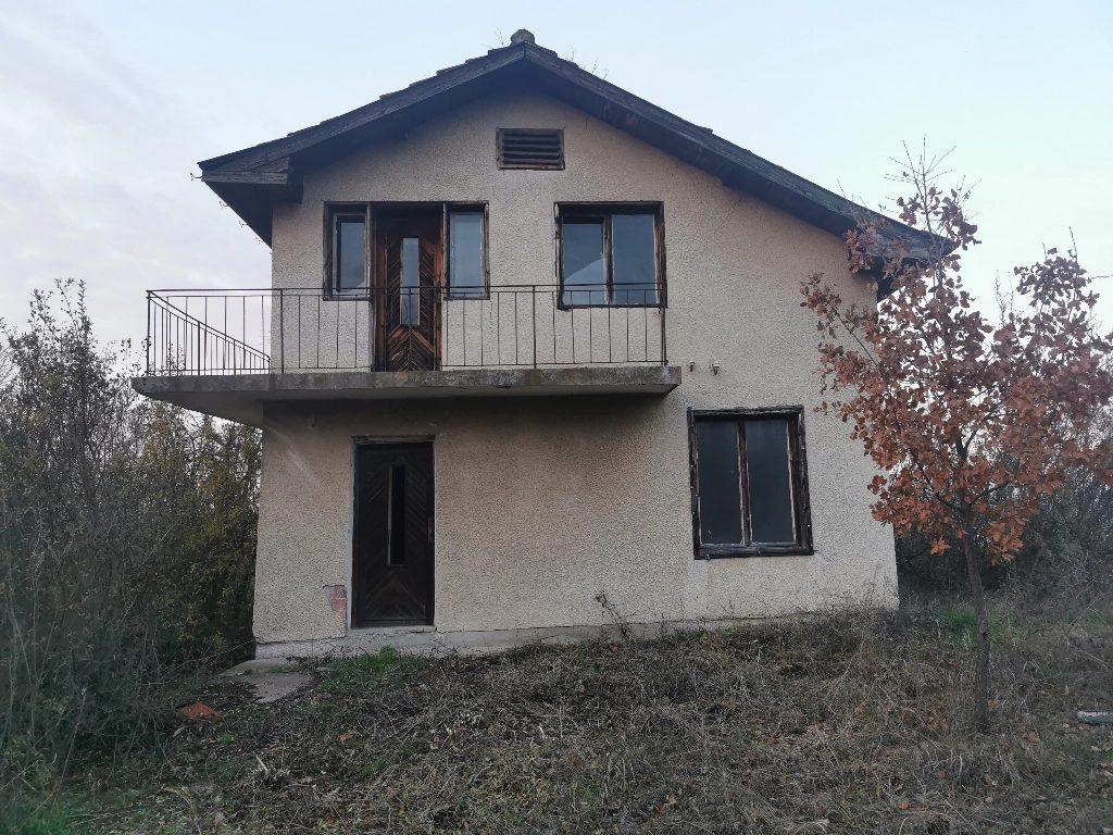 Villa for Sale in Lom, Montana