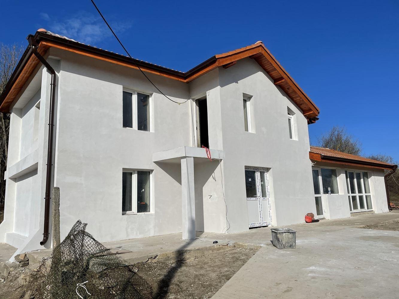 House for Sale in Izgrev, Varna