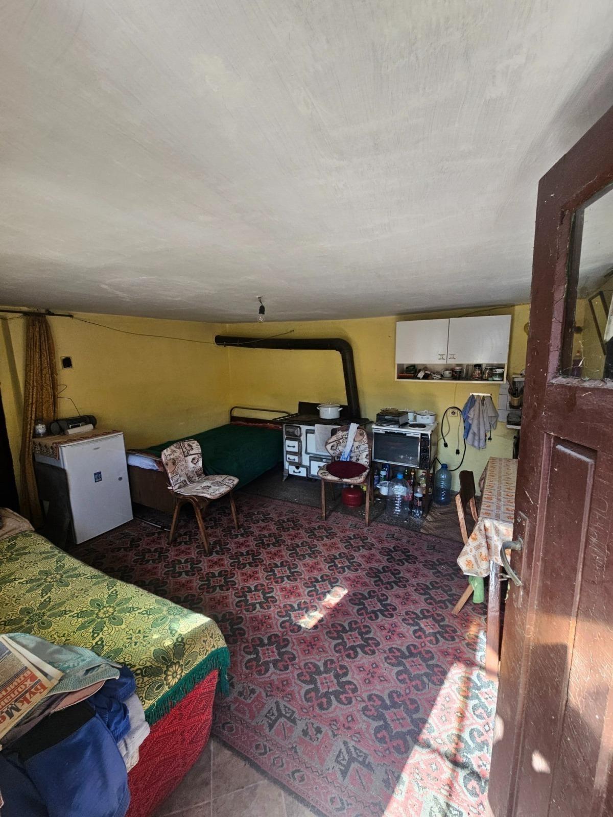 House for Sale in Pernik, Bela voda