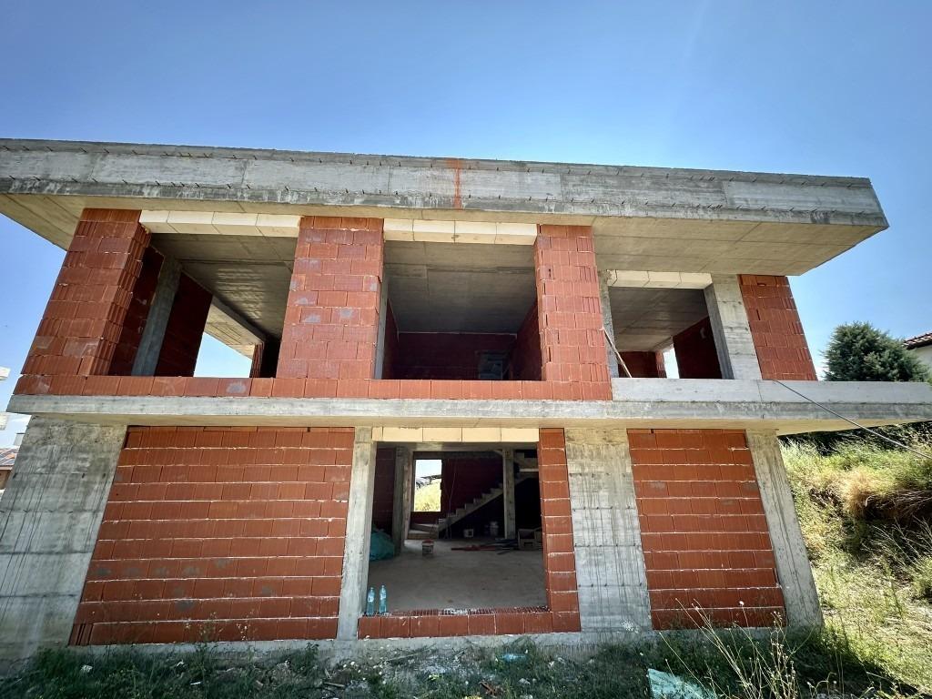 House for Sale in Izgrev, Blagoevgrad
