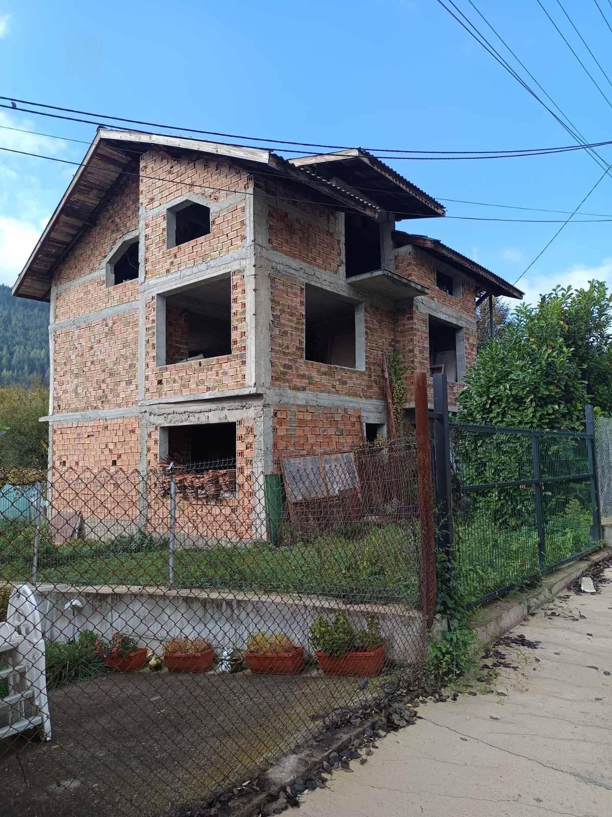 House for Sale in Iskrets, Sofia Province
