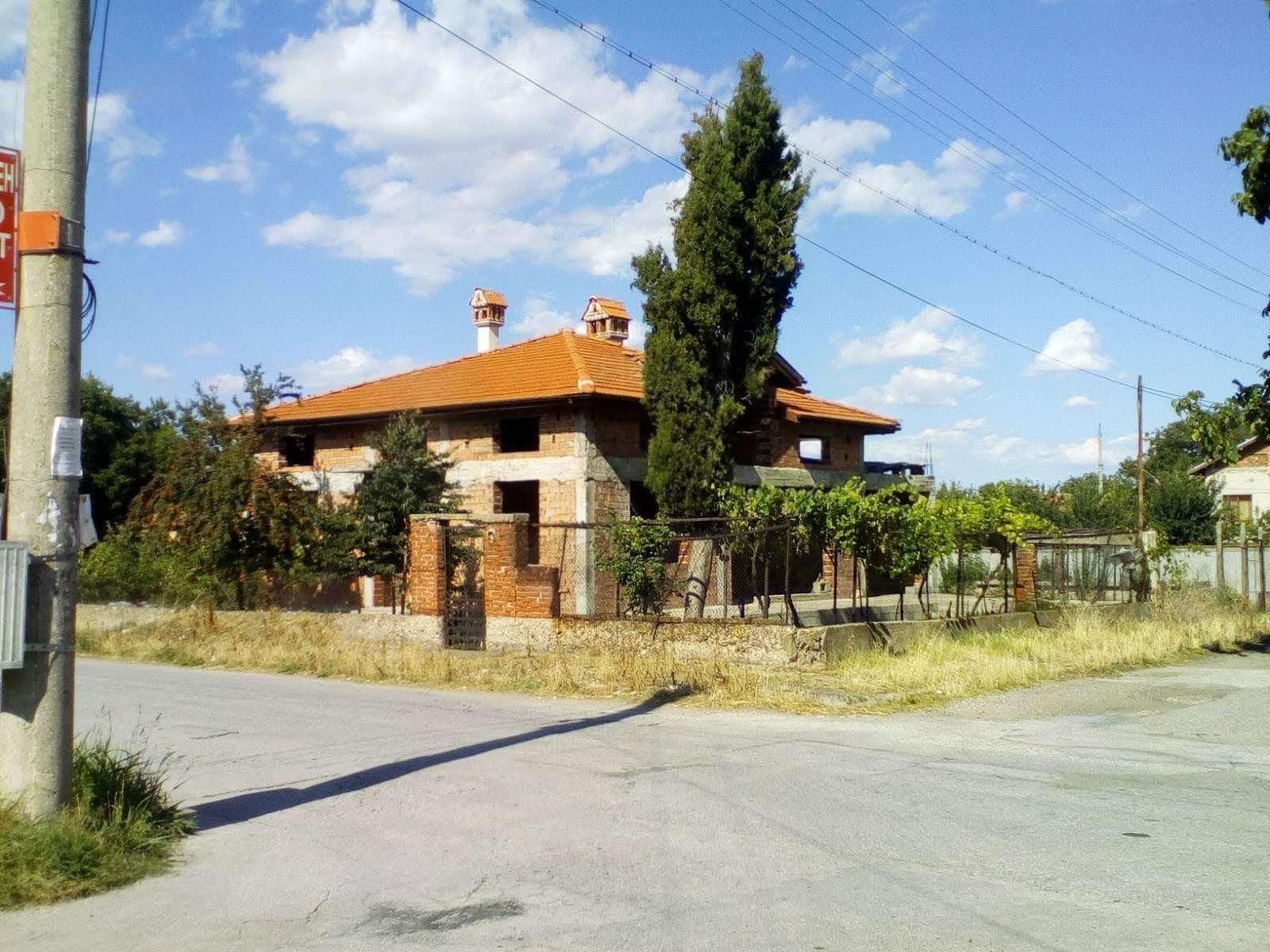 House for Sale in Izbeglii, Plovdiv