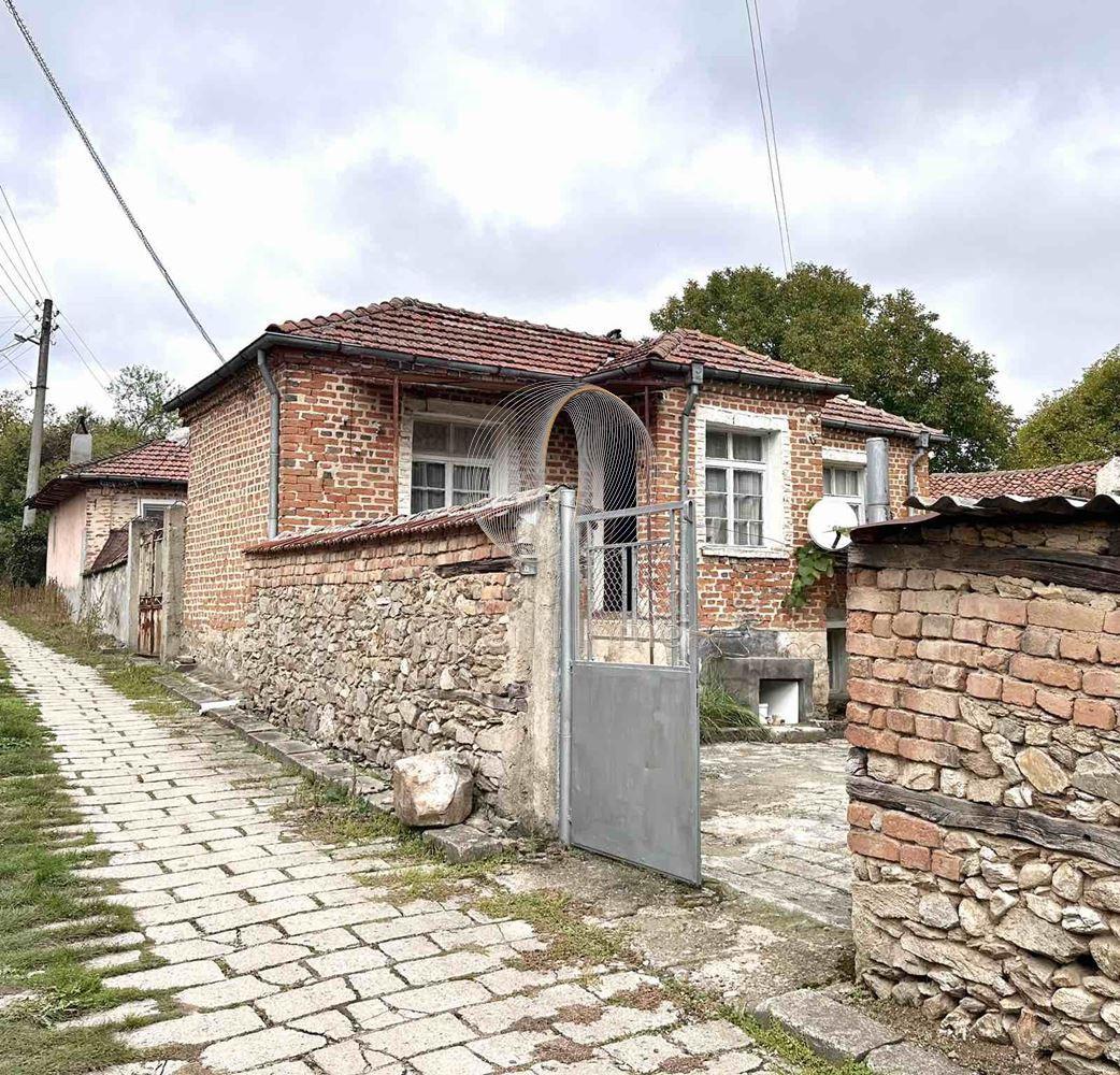 House for Sale in Svezhen, Plovdiv
