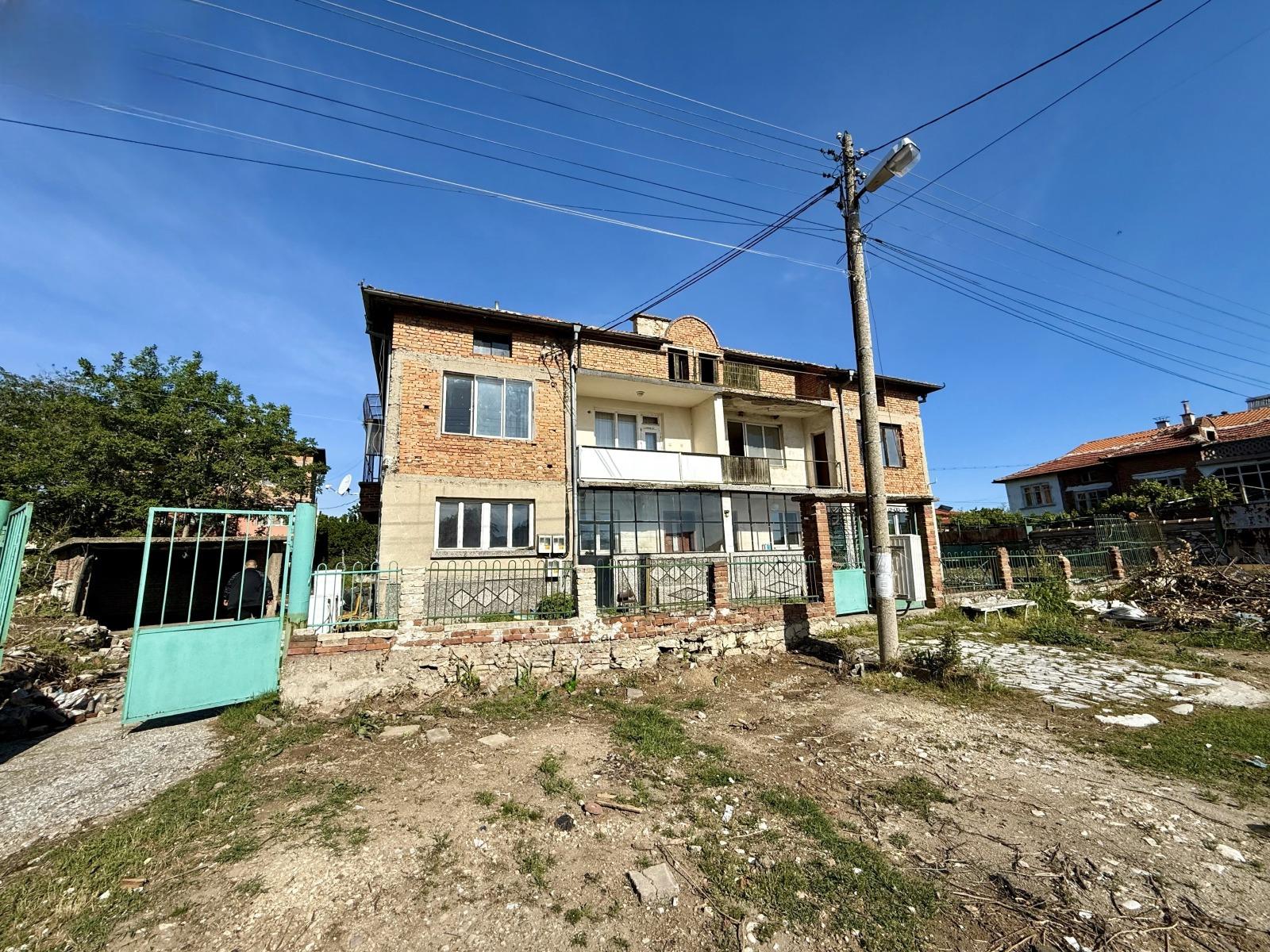 House for Sale in Brestnik, Plovdiv