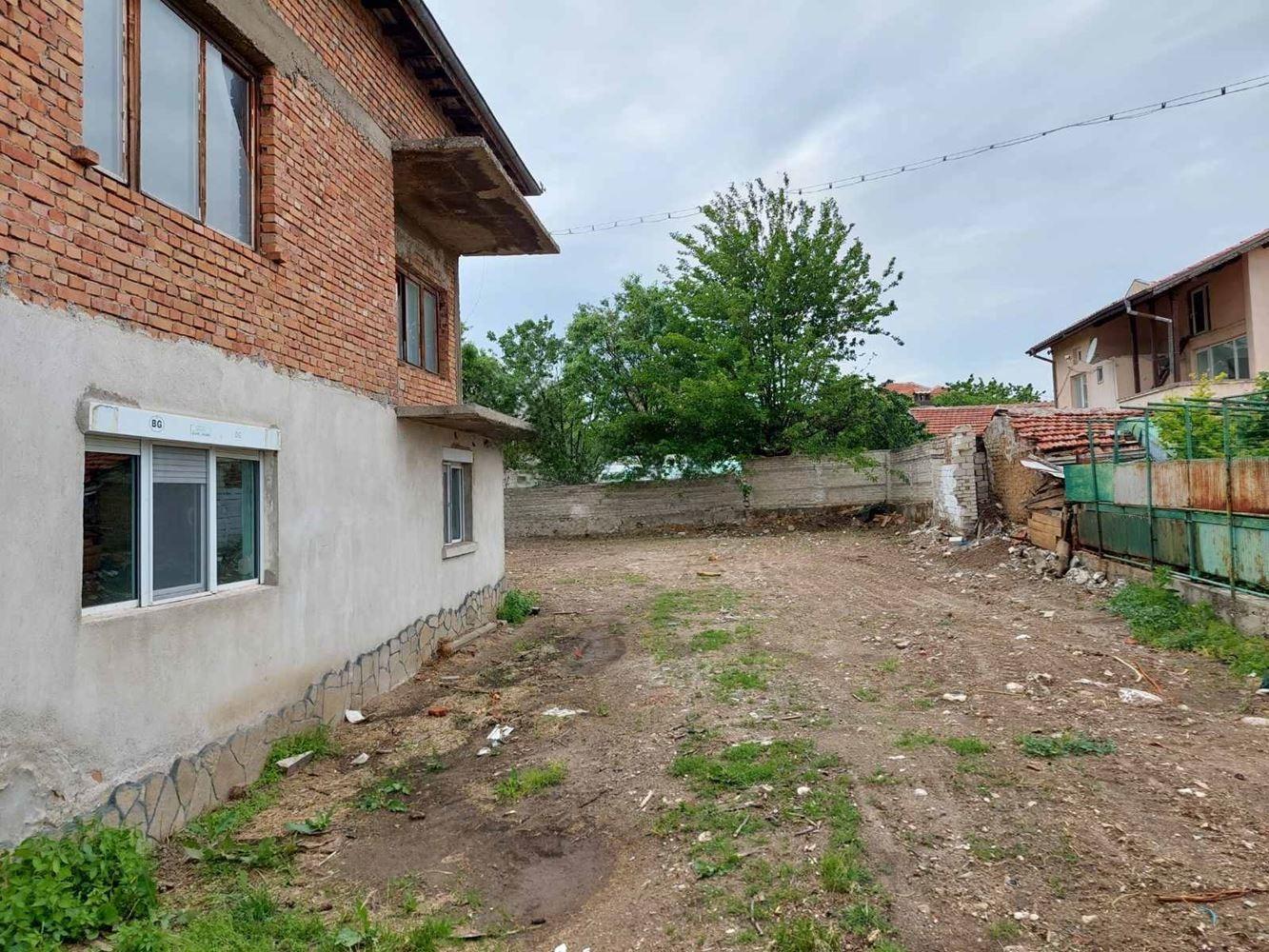 House for Sale in Brestnik, Plovdiv