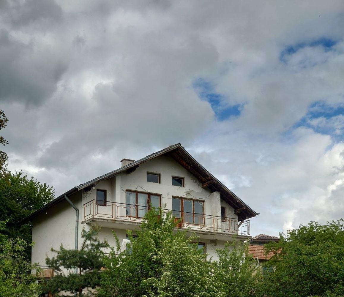 House for Sale in Banishte, Pernik