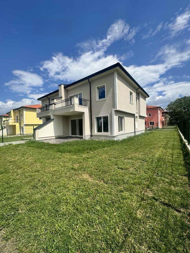 House for Sale in Parvenets, Plovdiv
