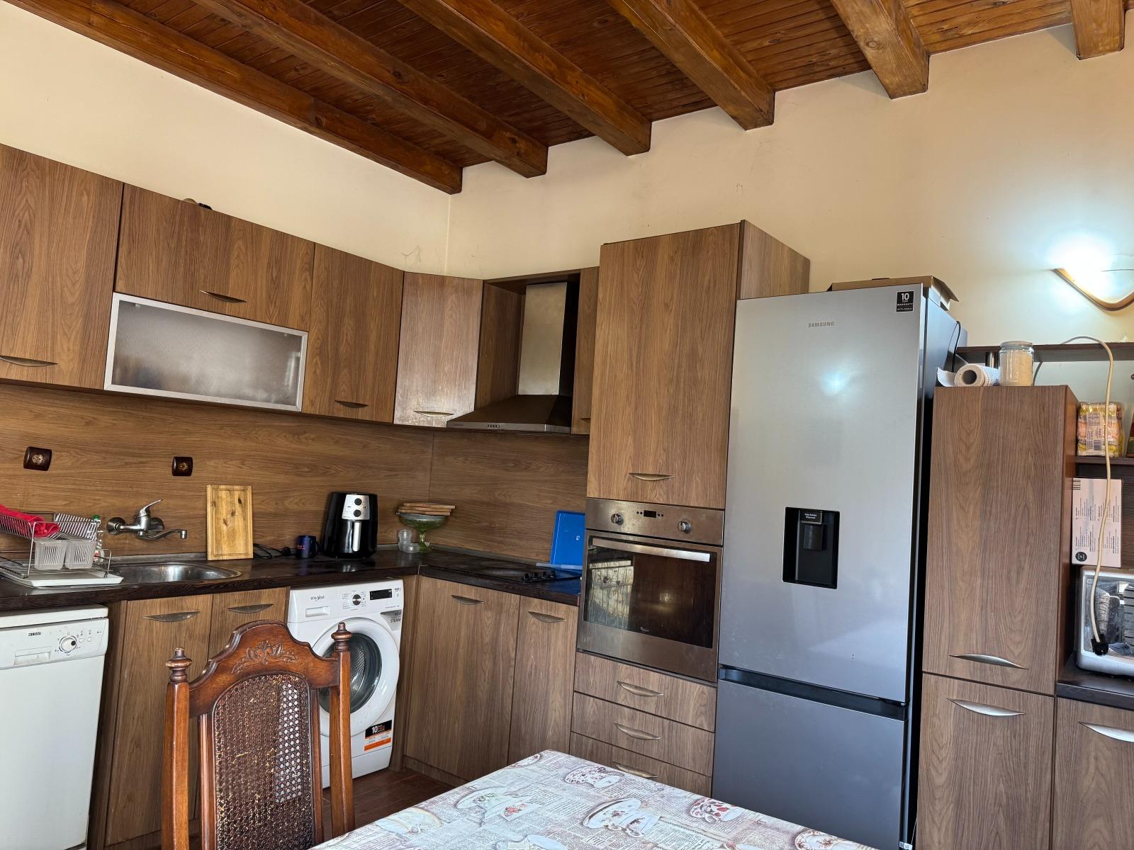 House for Sale in Pleven, Idealen tsentar