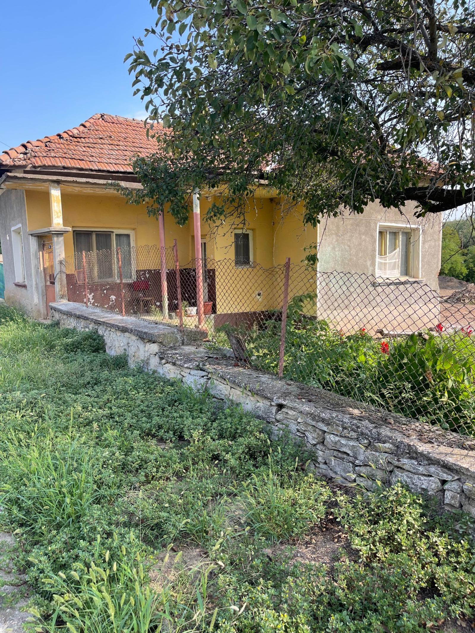 House for Sale in Kartozhabene, Pleven
