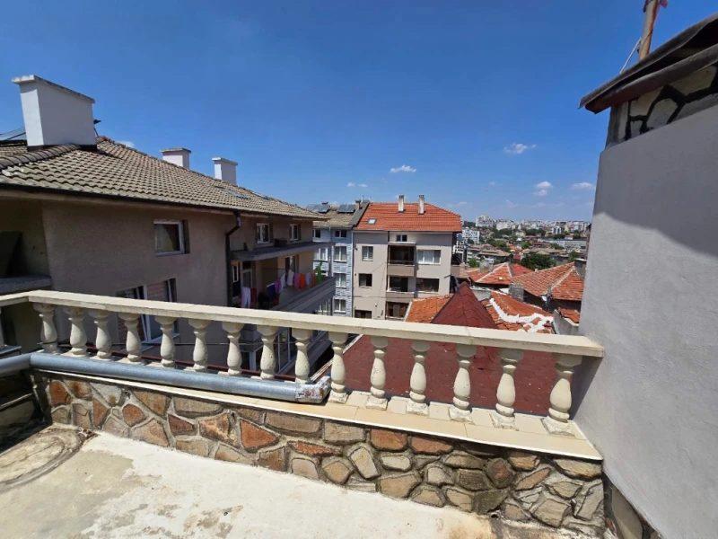 House for Sale in Haskovo, Chervena stena