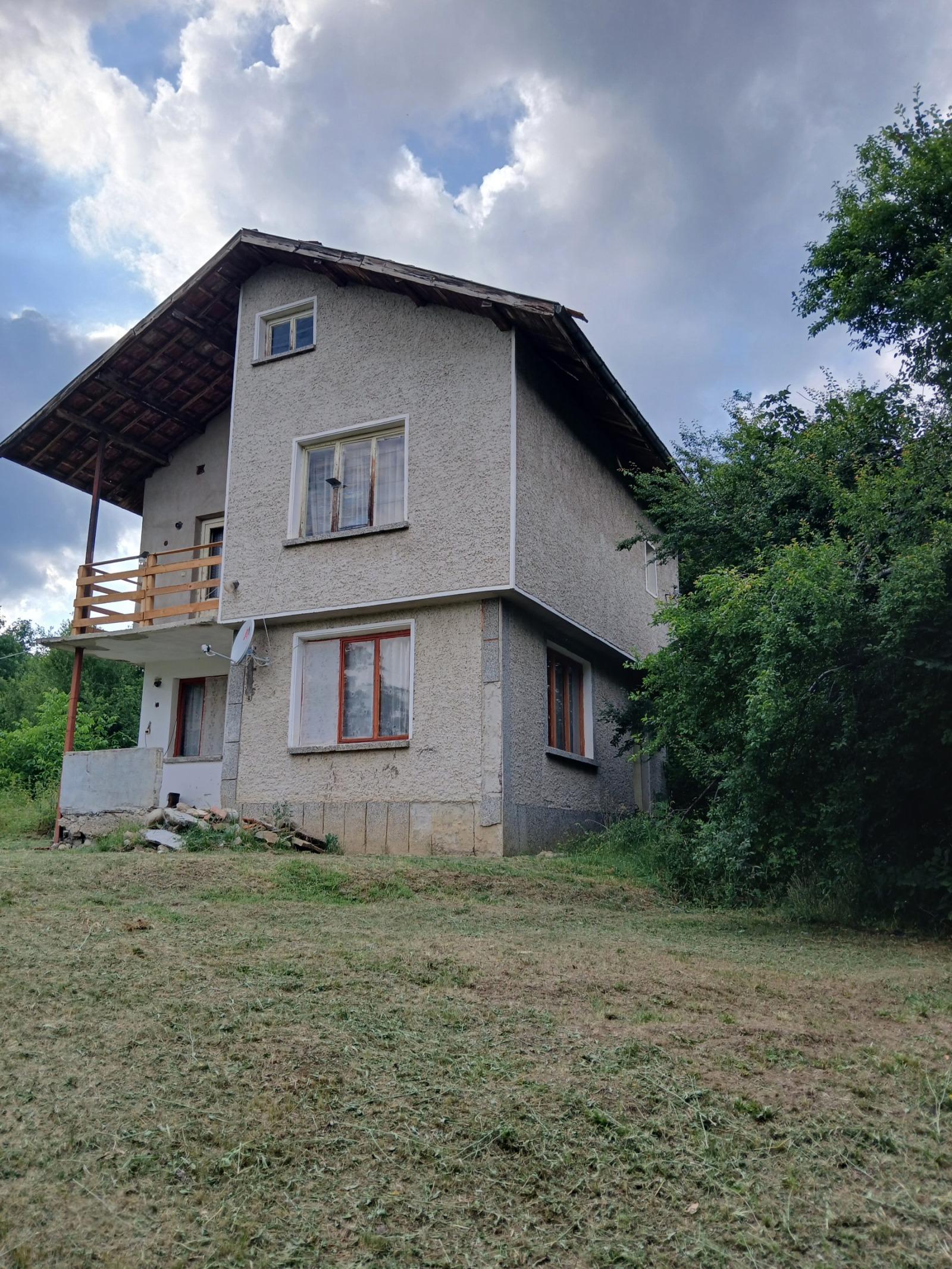 House for Sale in Stolat, Gabrovo