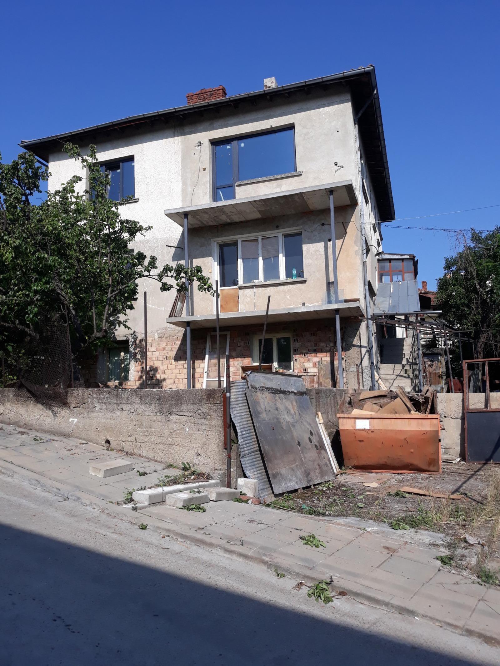House for Sale in Lovech, Dikisana