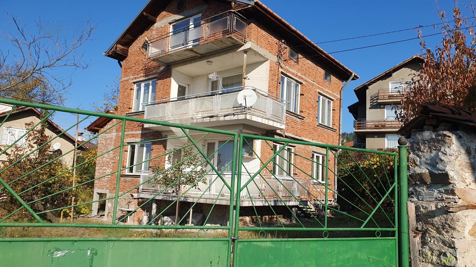 House for Sale in Baylovo, Sofia Province