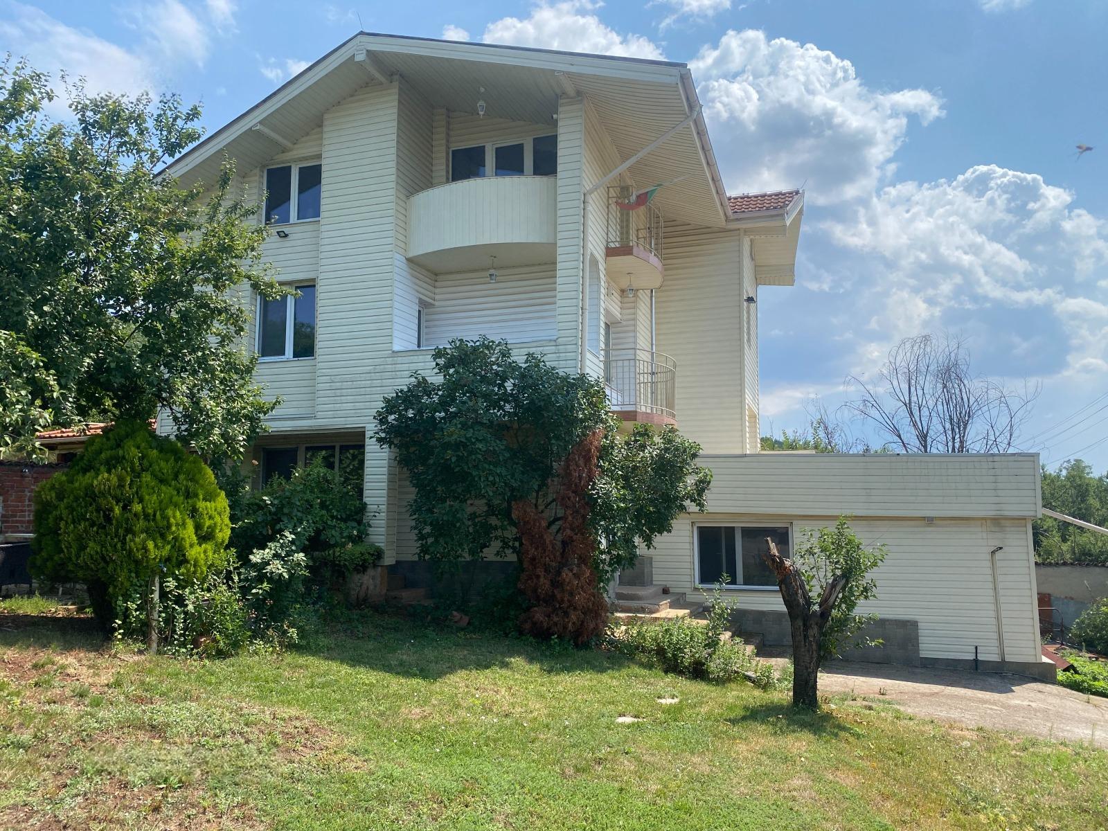 House for Sale in Vladimir, Pernik