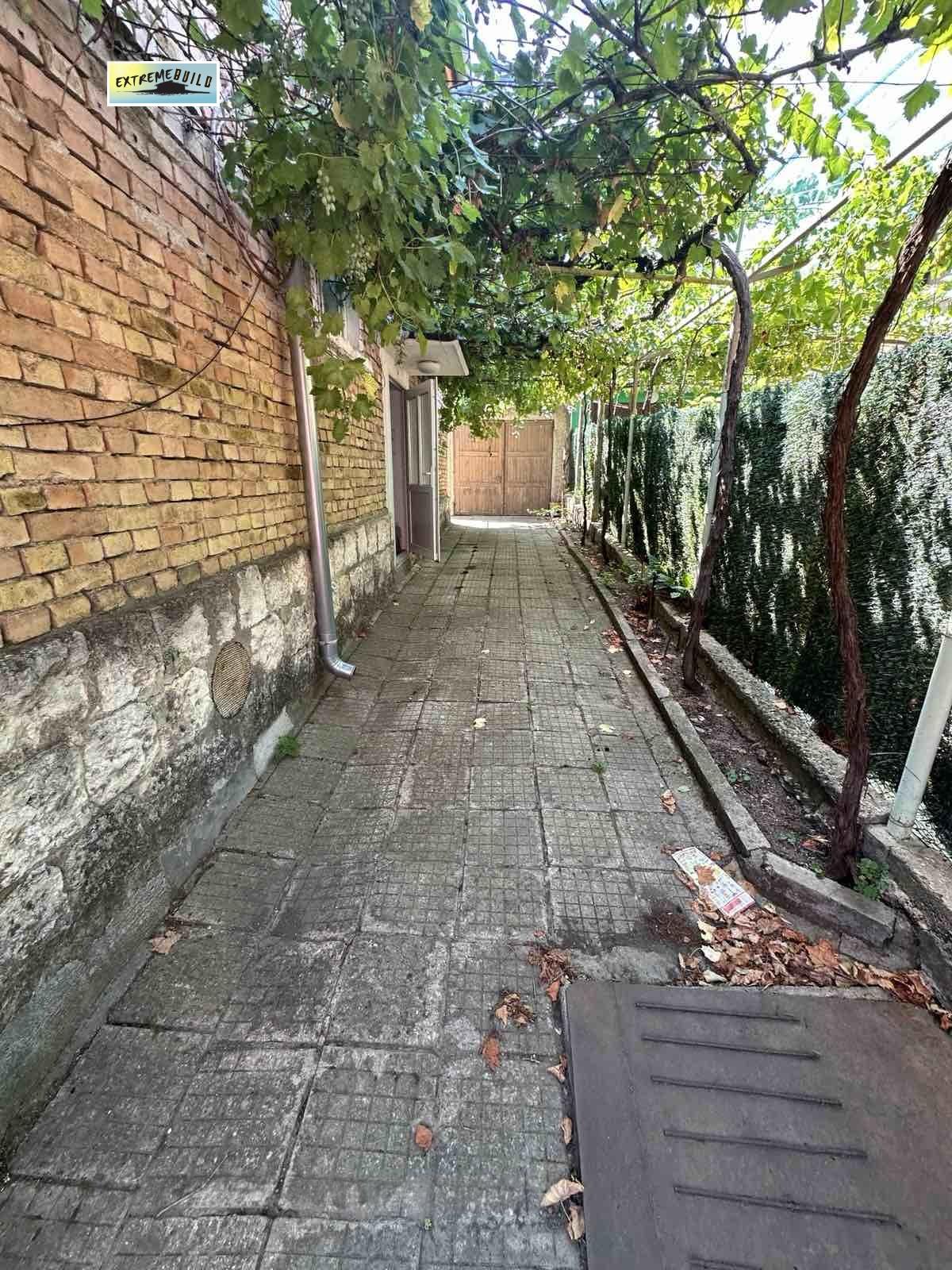 House for Sale in Shumen, 2-ri korpus