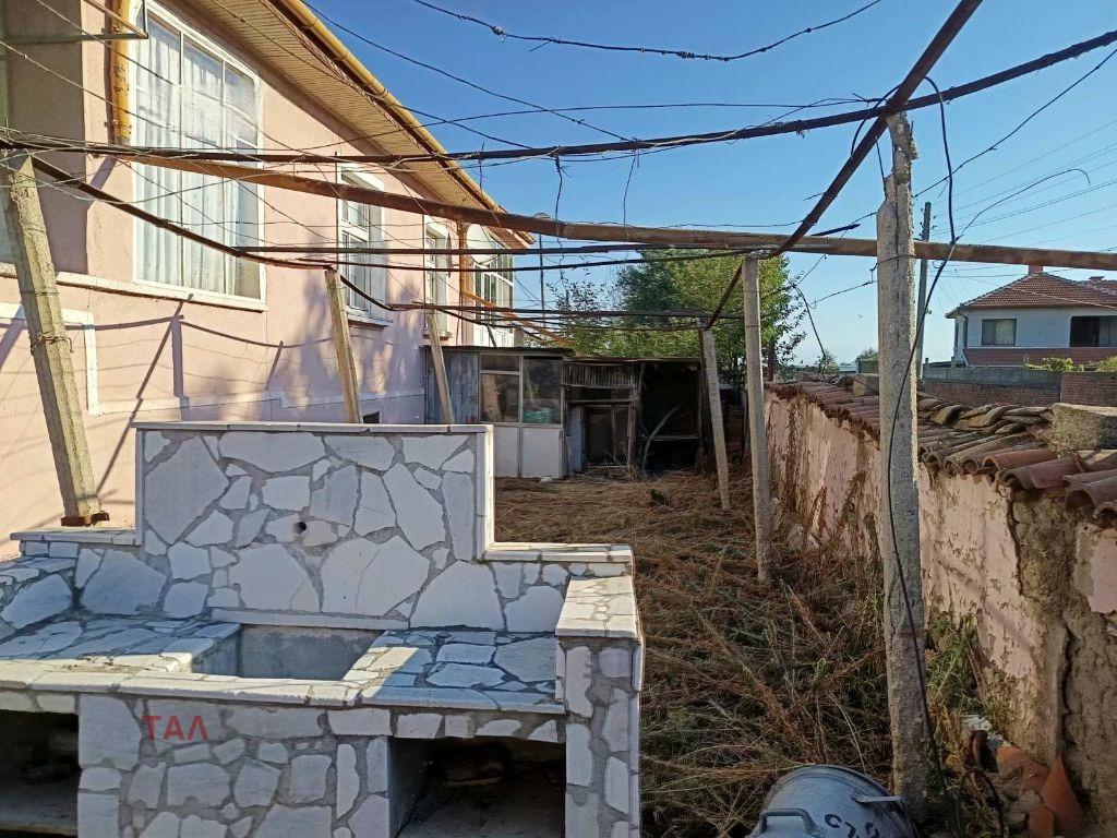 House for Sale in Saedinenie, Plovdiv