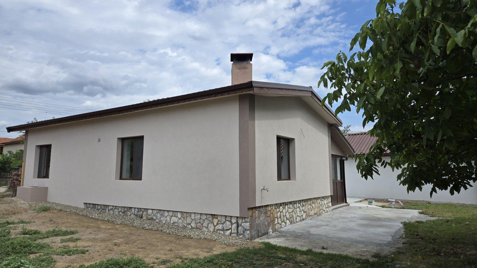House for Sale in Ovoshtnik, Stara Zagora