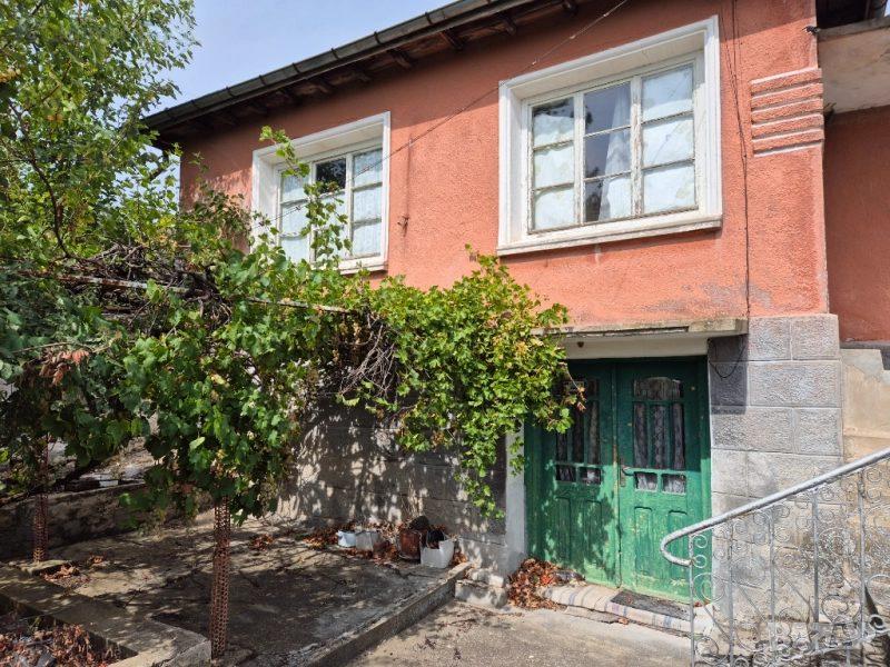 House for Sale in Stara Zagora, Zheleznik – tsentar