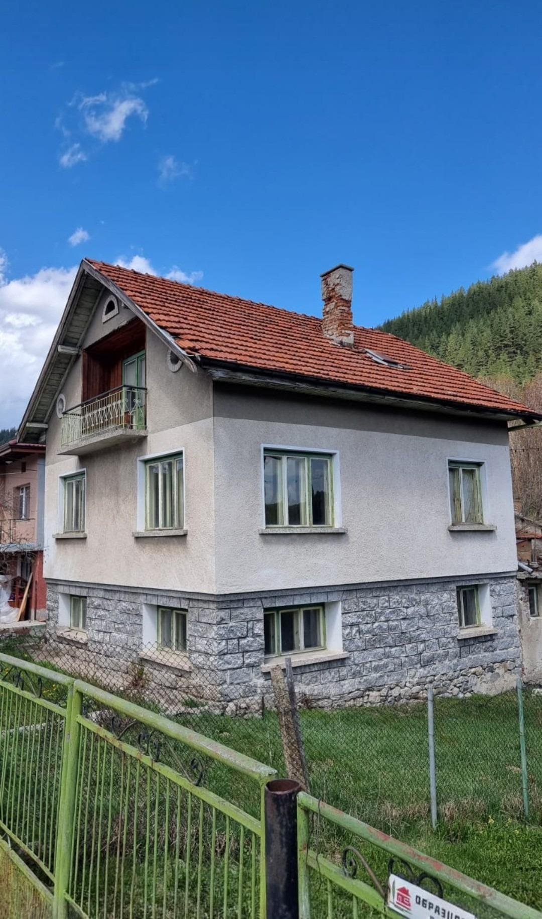 House for Sale in Madzhare, Sofia Province
