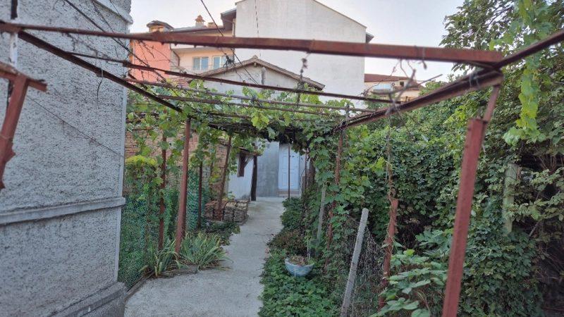 House for Sale in Dobrich, Avtogara