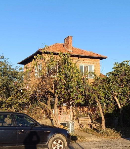 House for Sale in Debelets, Veliko Tarnovo