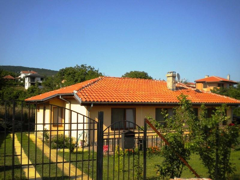 House for Sale in Izgrev, Burgas