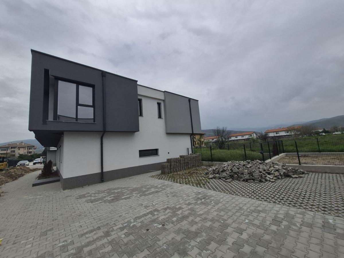 House for Sale in Parvenets, Plovdiv