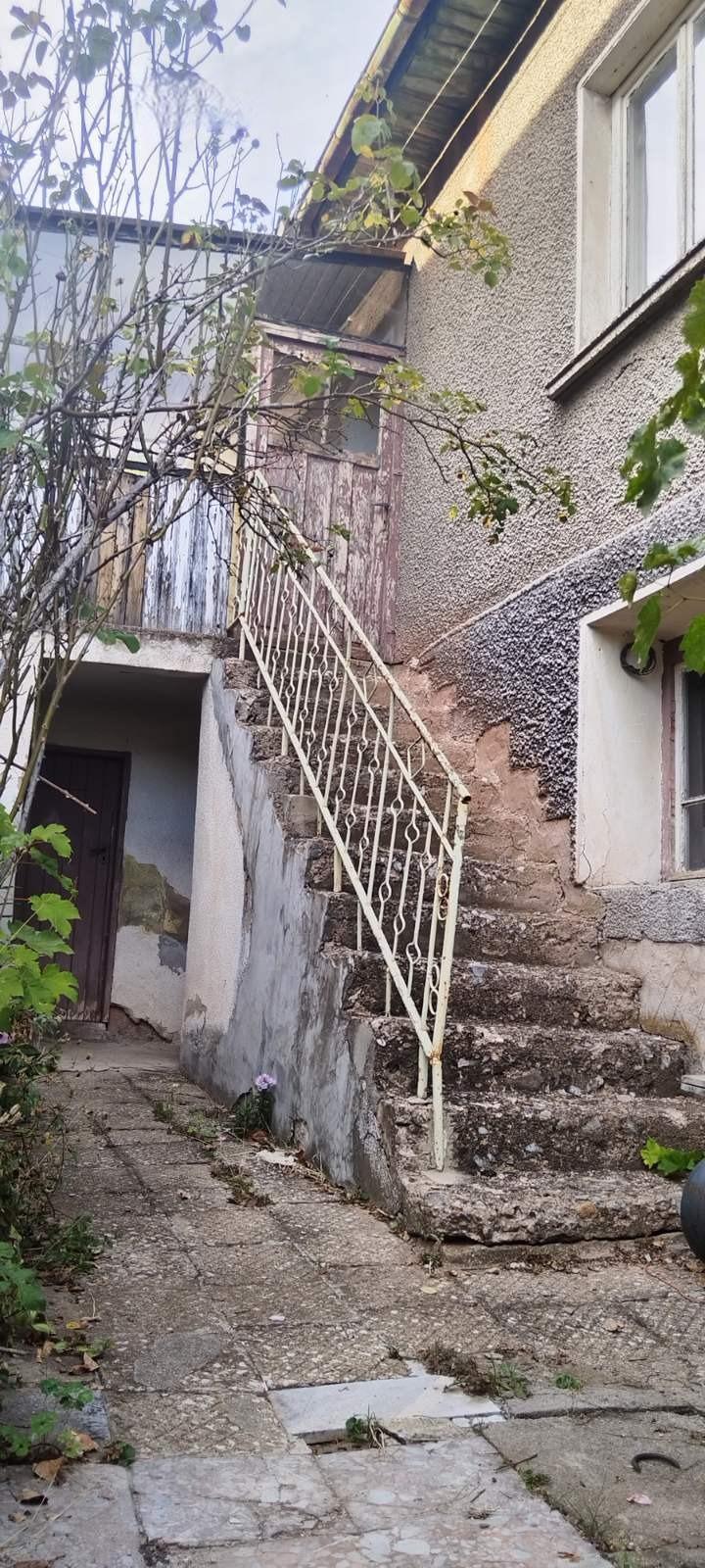 House for Sale in Pernik, Varosh