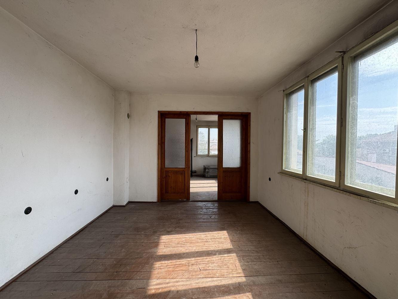 House Floor for Sale in Pavlikeni, Veliko Tarnovo