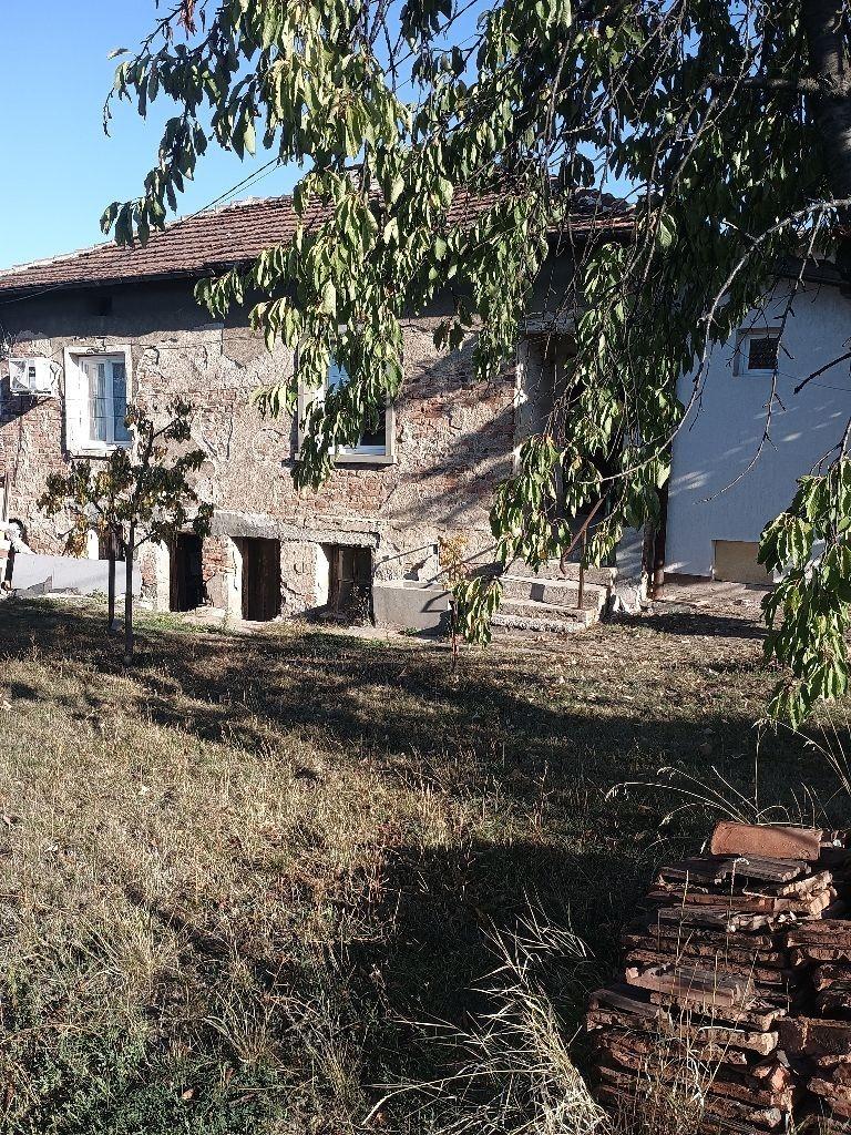 House for Sale in Pernik, Tsarkva