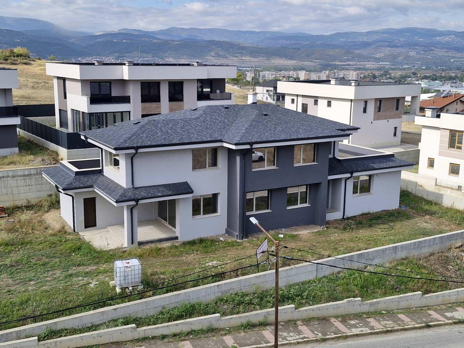 House for Sale in Blagoevgrad, Elenovo 2