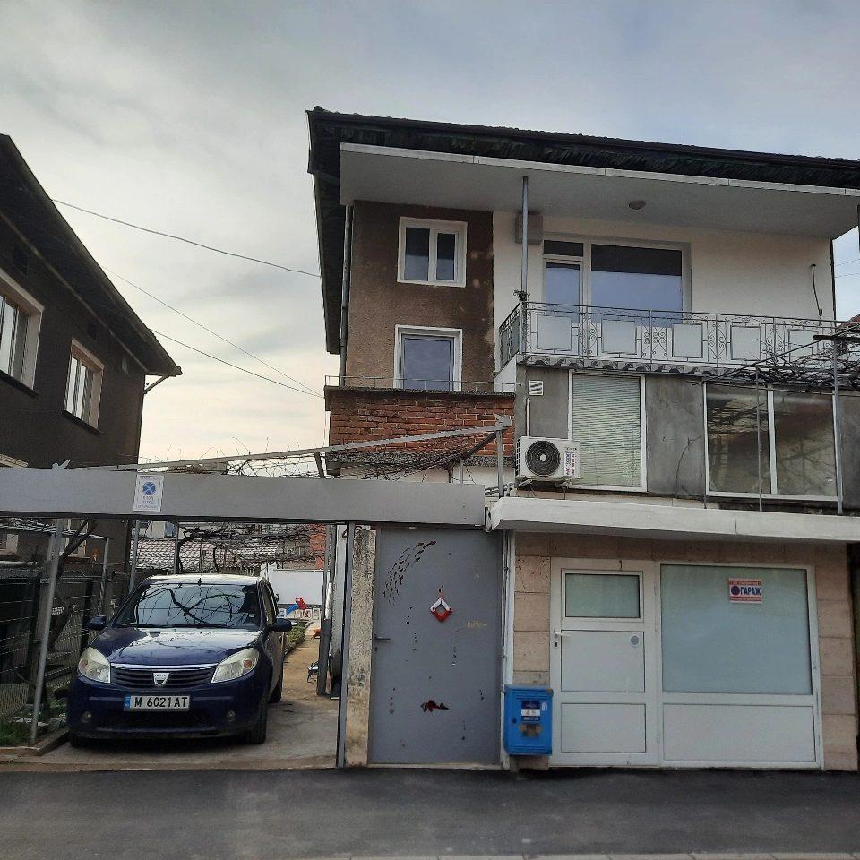 House Floor for Sale in Montana, Pliska