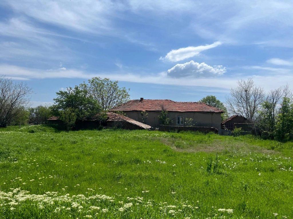 House for Sale in Saedinenie, Plovdiv