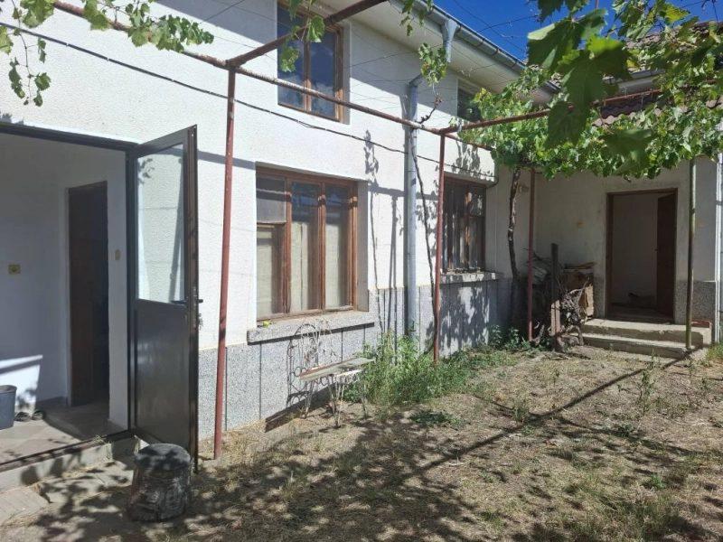 House for Sale in Karnare, Plovdiv