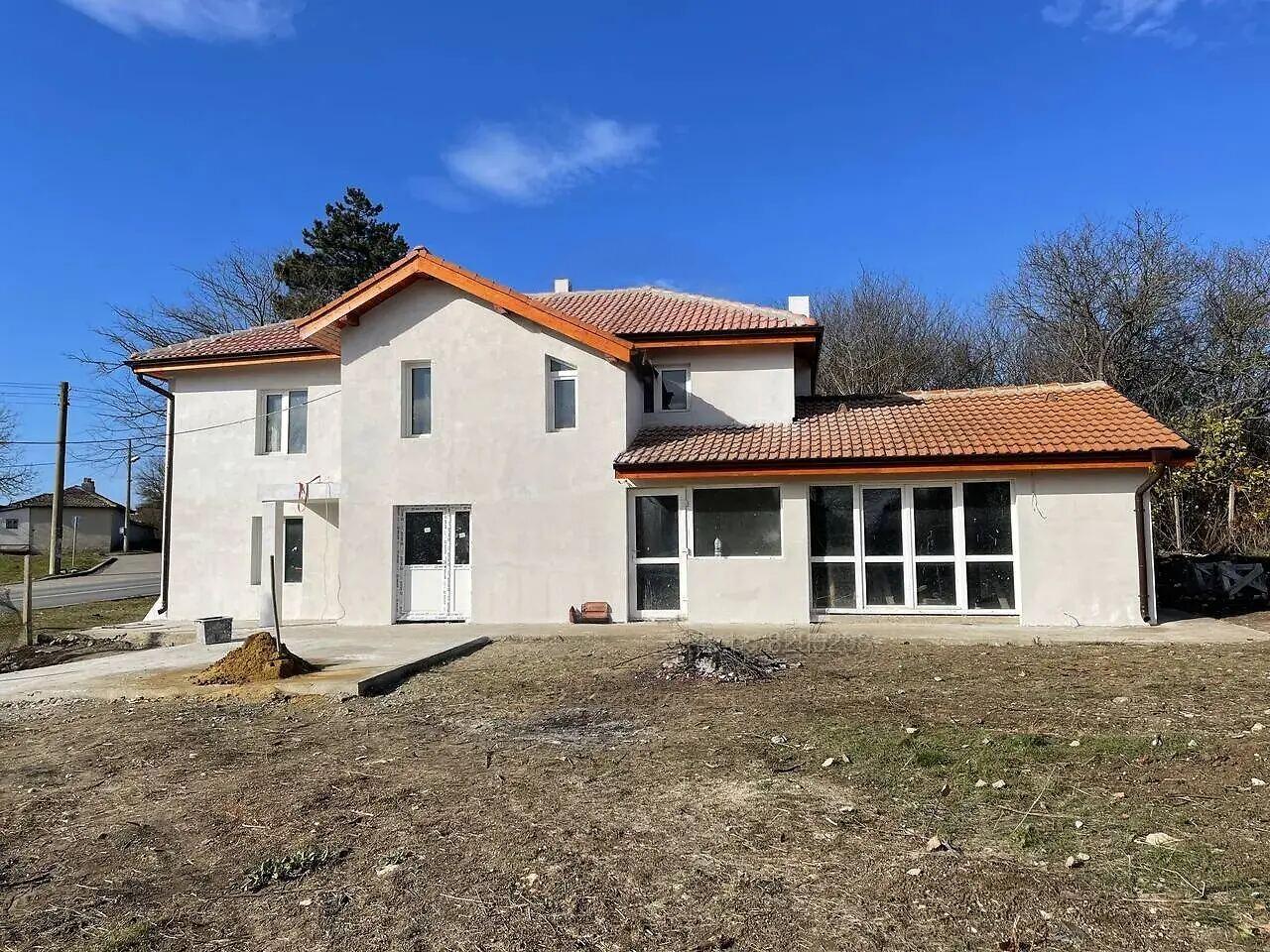 House for Sale in Izgrev, Varna