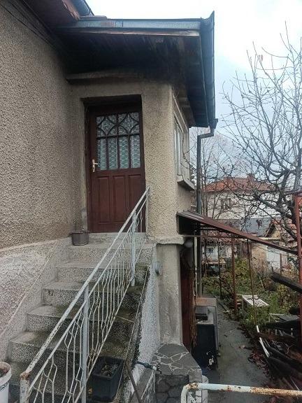 House for Sale in Pernik, Kamenina