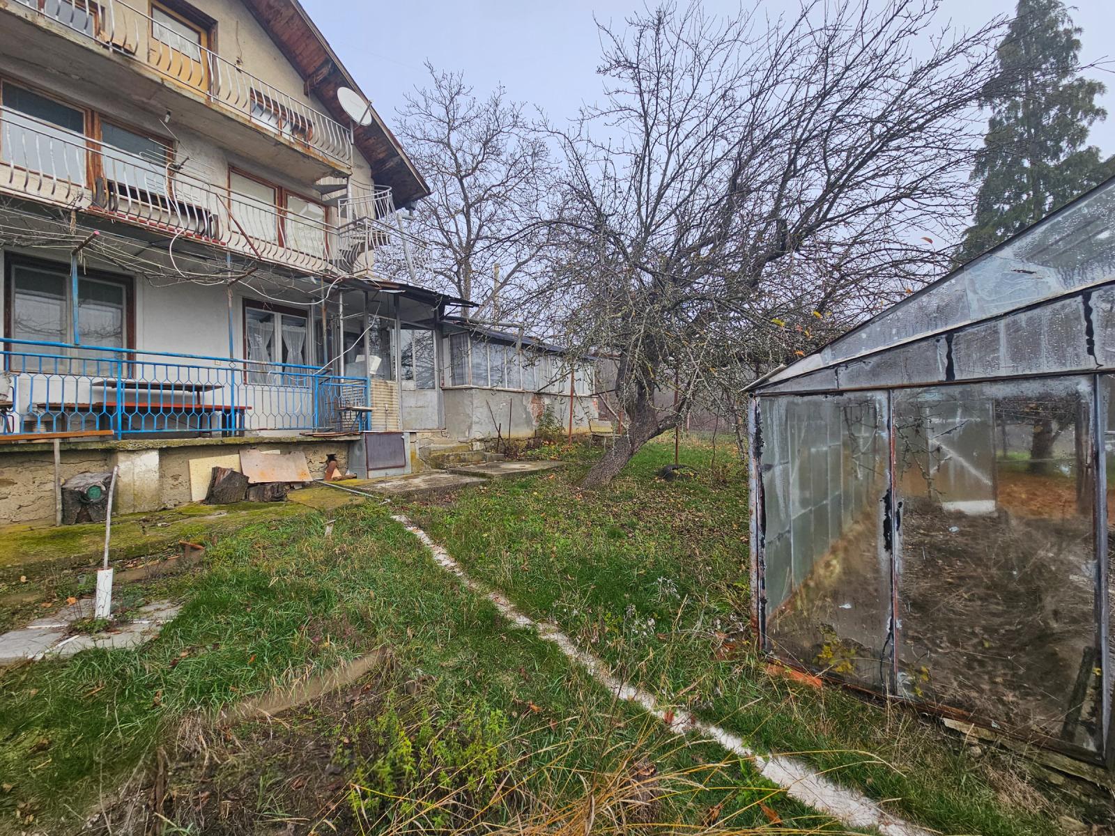 Villa for Sale in Potsarnentsi, Pernik