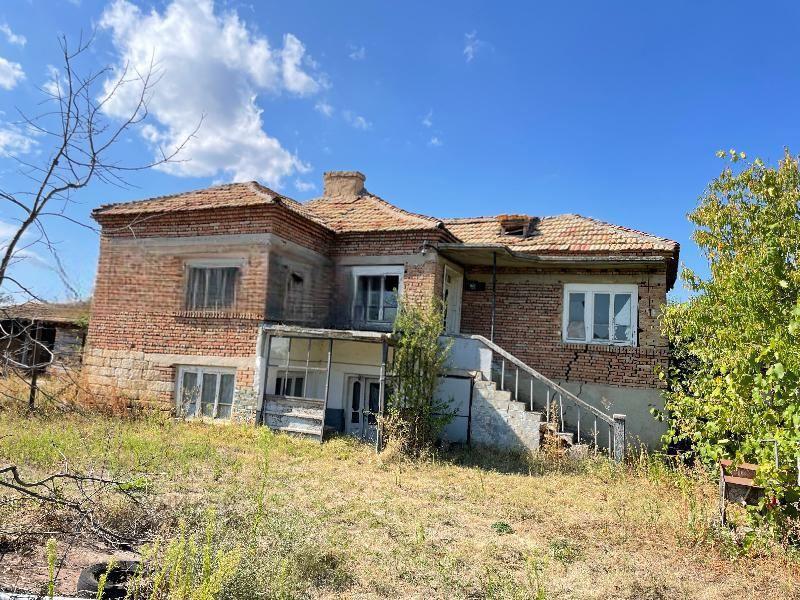 House for Sale in Karamanite, Varna