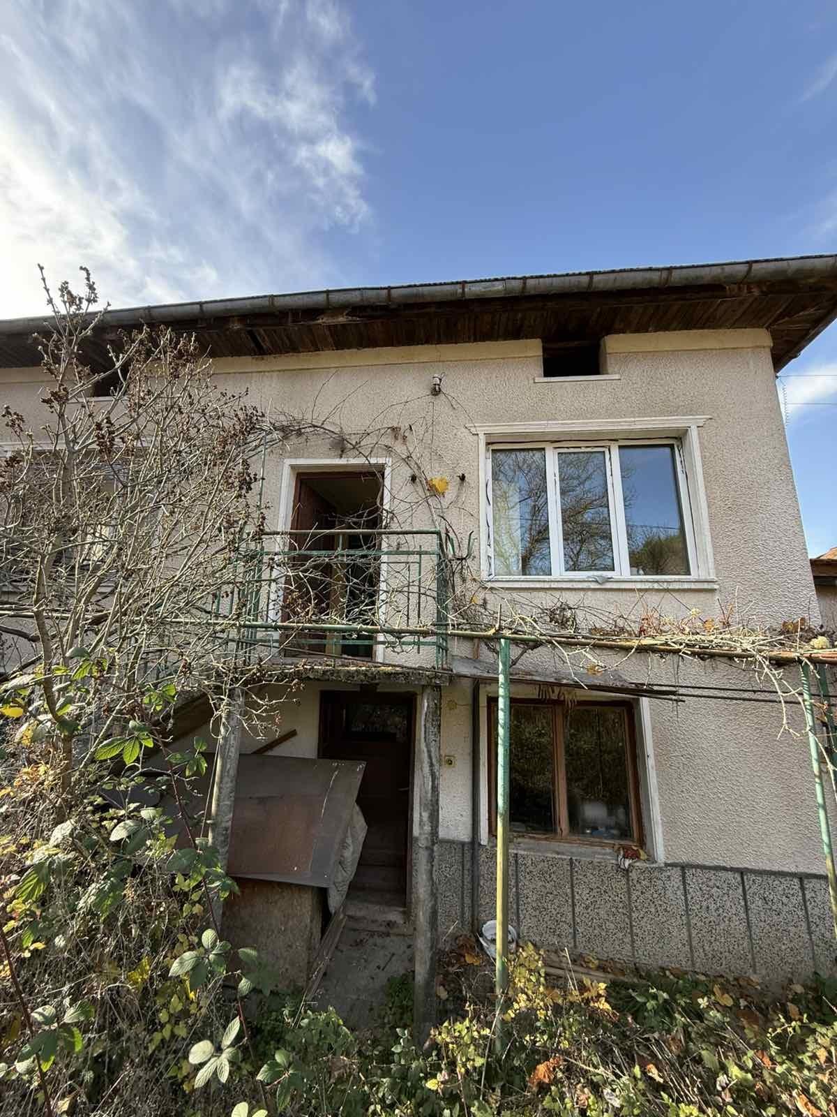 House for Sale in Kamenitsa, Sofia Province