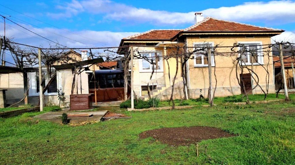 House for Sale in Vetren, Stara Zagora