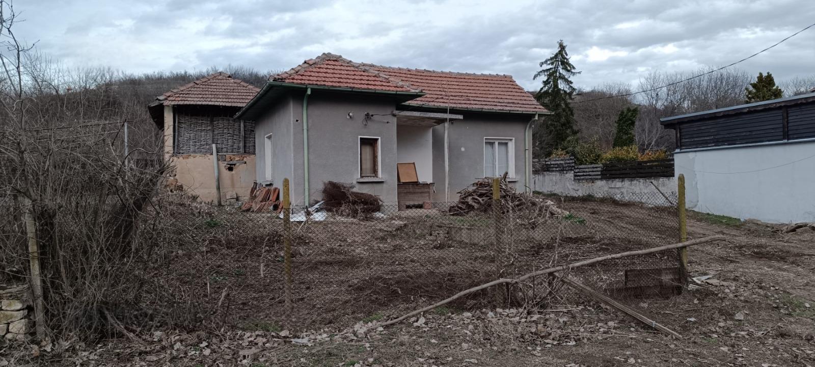 House for Sale in Kartozhabene, Pleven