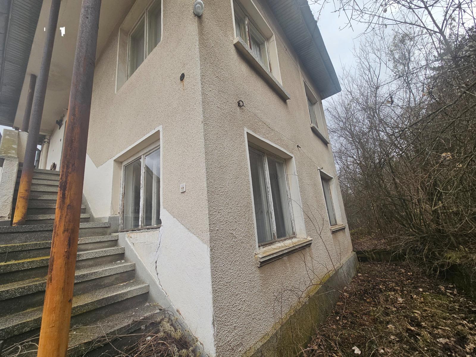 House for Sale in Izvor, Pernik