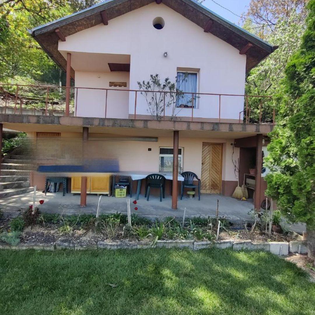 Villa for Sale in Shumen, Chashka Area