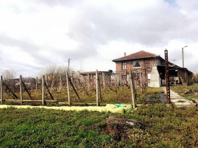 House for Sale in Izgrev, Burgas