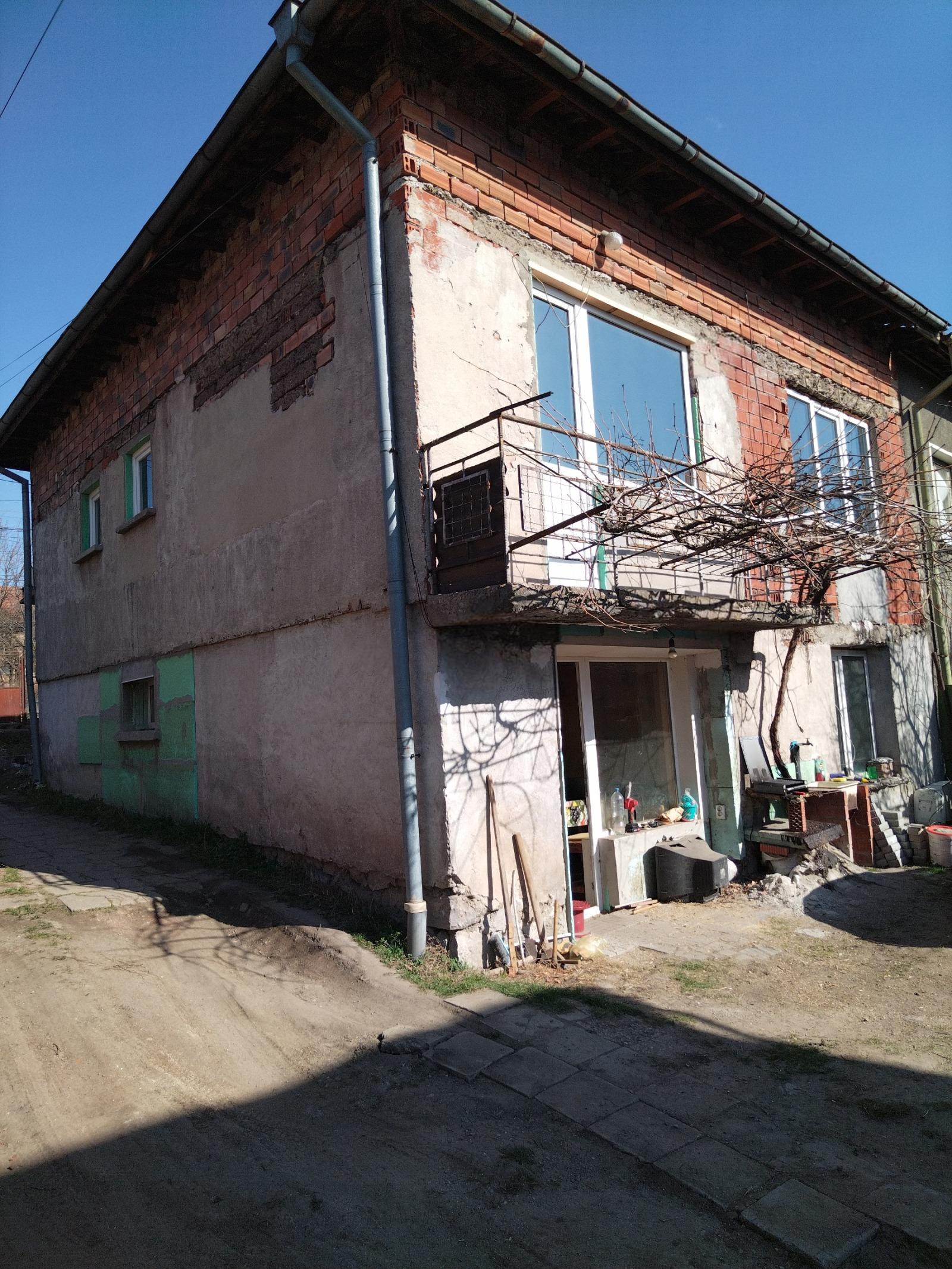 House for Sale in Pernik, Tsarkva