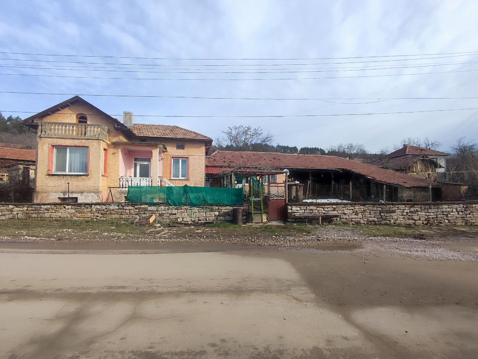 House for Sale in Kramolin, Gabrovo