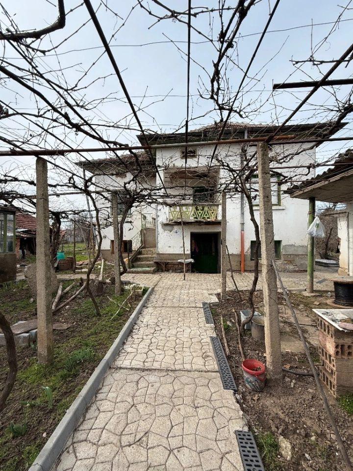 House for Sale in Kravoder, Vratsa